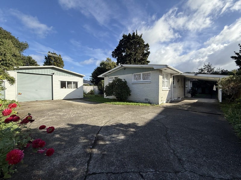 26 Riversdale Road, Clouston Park, Upper Hutt - Carousel 1