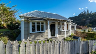 8 Mechanic Street, North East Valley, Dunedin - Carousel 1