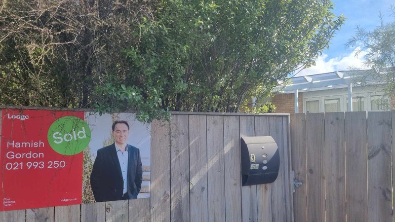 9 Orelio Street, Hillcrest, Hamilton - Carousel 1