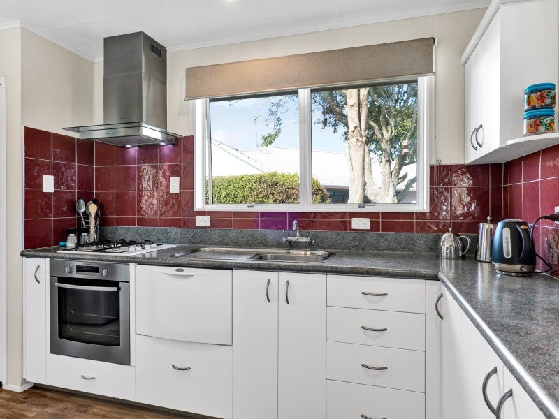 15 Leon Place, Waitara, Waitara - Carousel 2