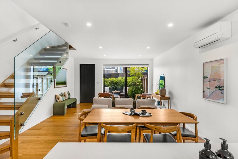 4/6 Glen Atkinson Street, St Heliers, Auckland - Carousel 1
