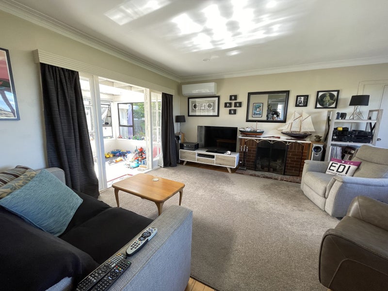 25 Lake Road, Northcote, Auckland - Carousel 2