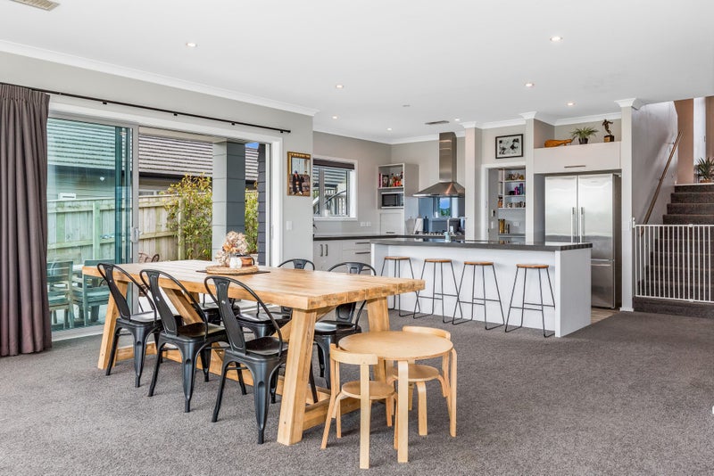 105 Endeavour Drive, Whitby, Porirua - Carousel 2