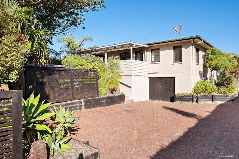 1/65 Arran Road, Browns Bay, Auckland - Carousel 1