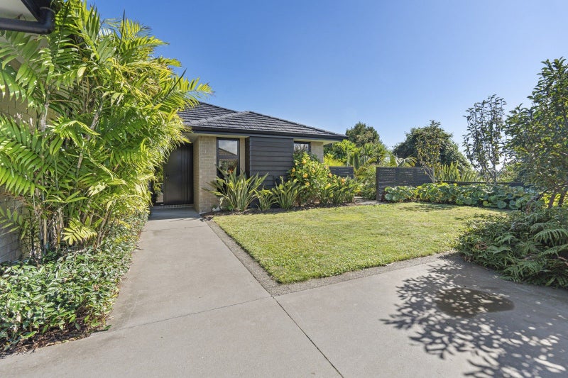 5 Cessna Lane, Glen Avon, New Plymouth - Carousel 1