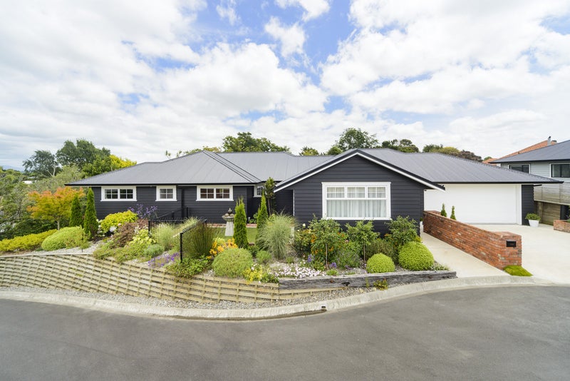 3 Waimarama Court, Roslyn, Palmerston North - Carousel 2