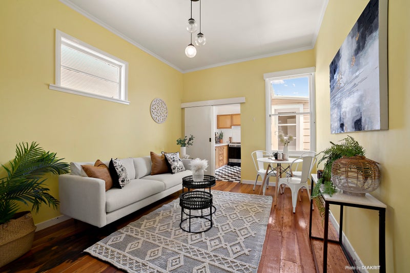 164 Clyde Street, Island Bay, Wellington - Carousel 2