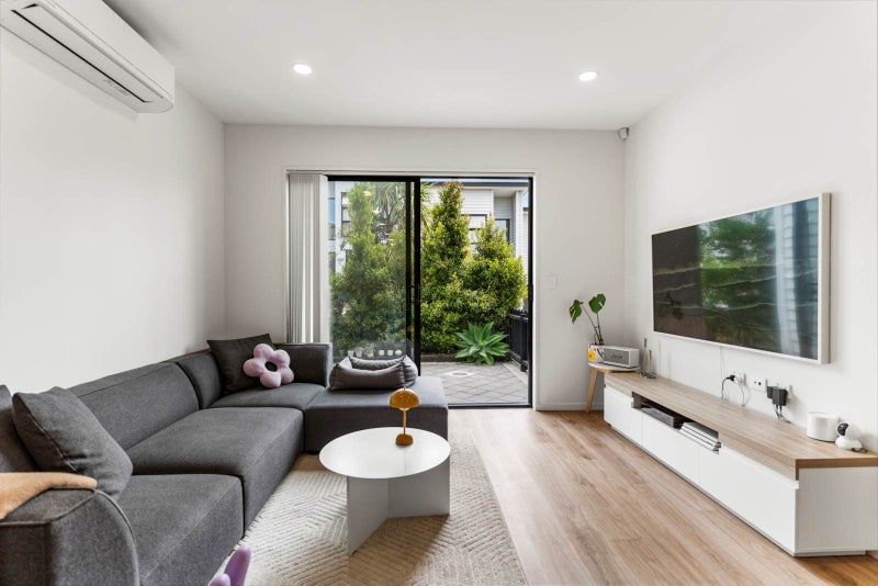 41 Westgate Drive, Westgate, Auckland - Carousel 2