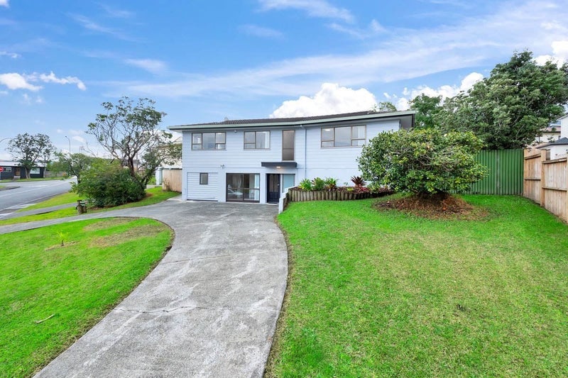 4 St Catherine Crescent, West Harbour, Auckland - Carousel 1