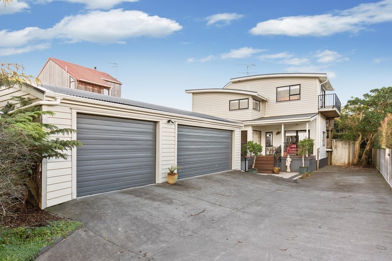 7 Pohutukawa Road, Beachlands, Auckland - Carousel 2