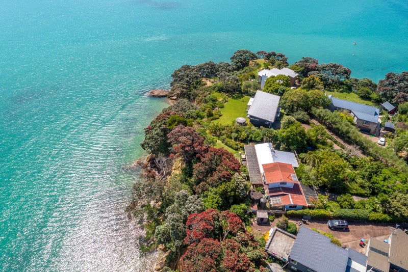 18 Esslin Road, Surfdale, Waiheke Island - Carousel 1