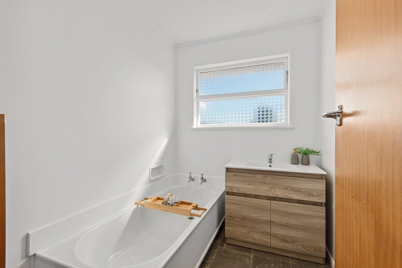 66 Livingstone Avenue, Nawton, Hamilton - Carousel 13