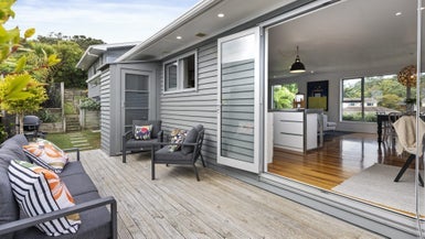 41 Madras Street, Khandallah, Wellington - Carousel 1