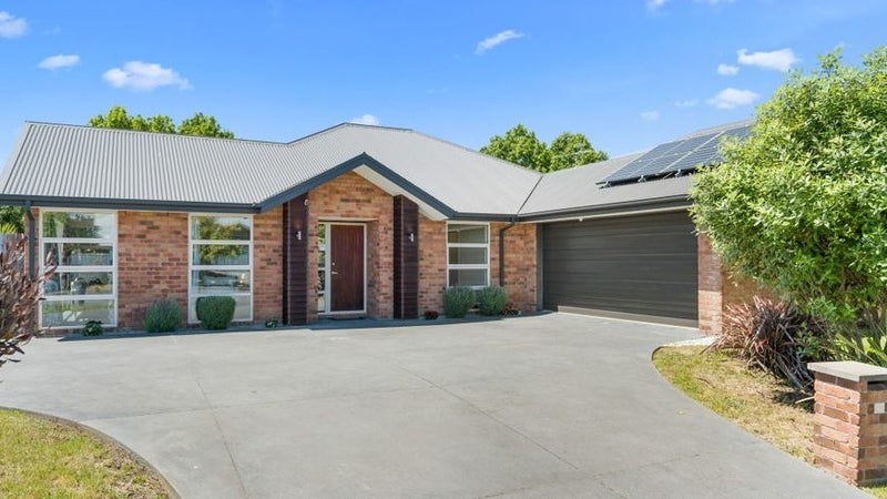 37 Broken Run, Wigram, Christchurch - Carousel 1