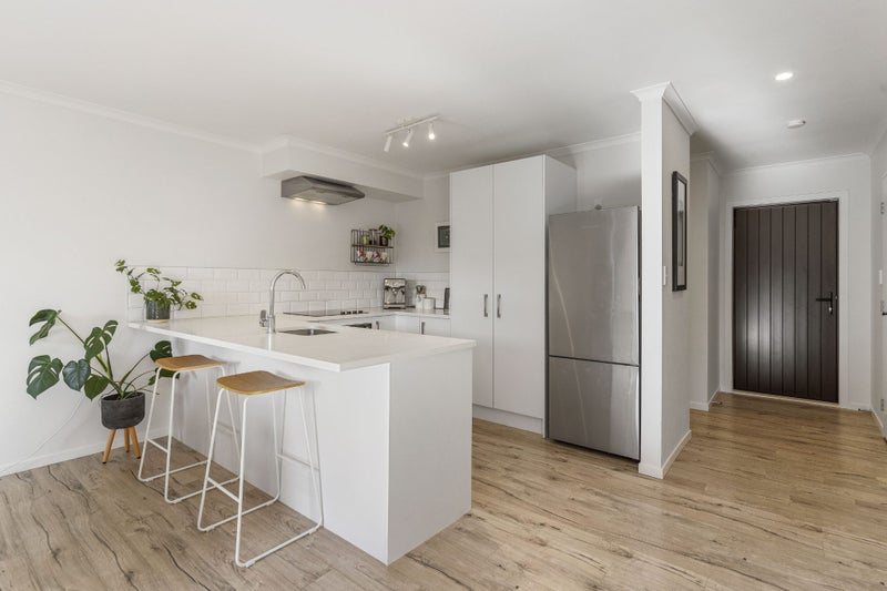 1/17 Abbeygate Street, Birkdale, Auckland - Carousel 2