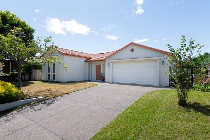 30 Huntington Drive, Huntington, Hamilton - Carousel 1