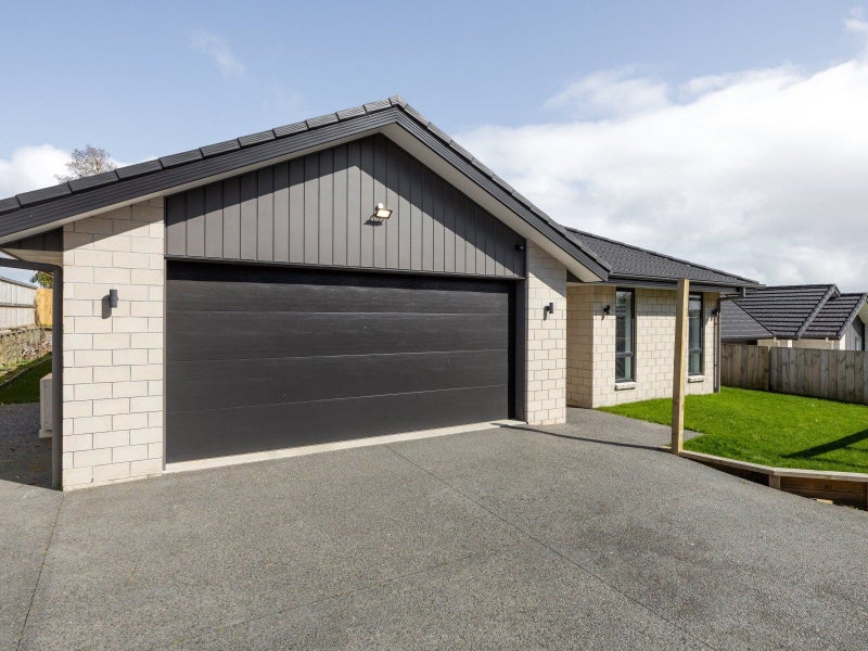 12 Benjamin Avenue, Rototuna North, Hamilton - Carousel 2