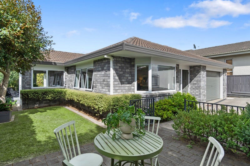 2/19 Clarke Road, Onehunga, Auckland - Carousel 1