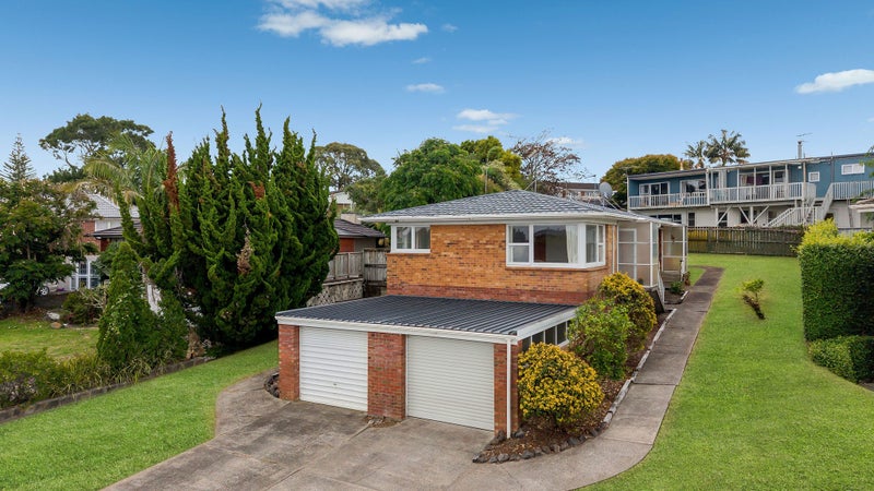 1/16 Portadown Avenue, Pakuranga Heights, Auckland - Carousel 1