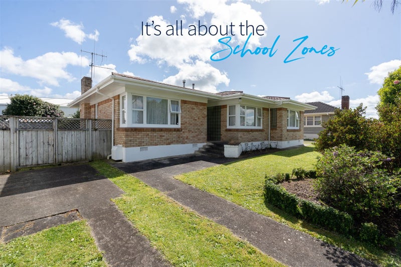 11 Scott Avenue, Hamilton East, Hamilton - Carousel 1