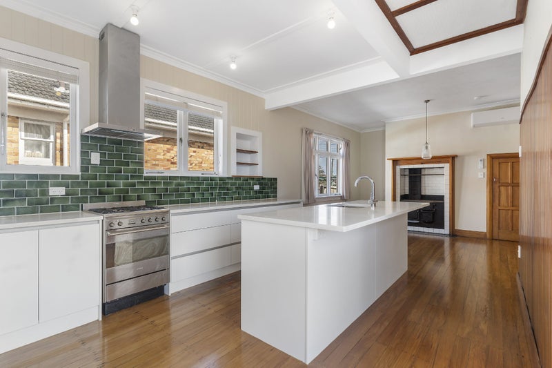 152 Titirangi Road, New Lynn, Auckland - Carousel 2