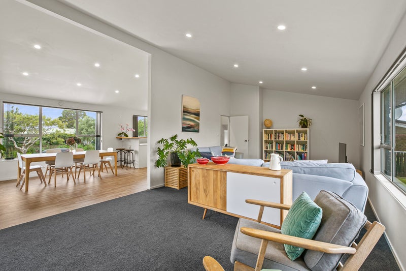 3 La Salle Drive, Westown, New Plymouth - Carousel 2