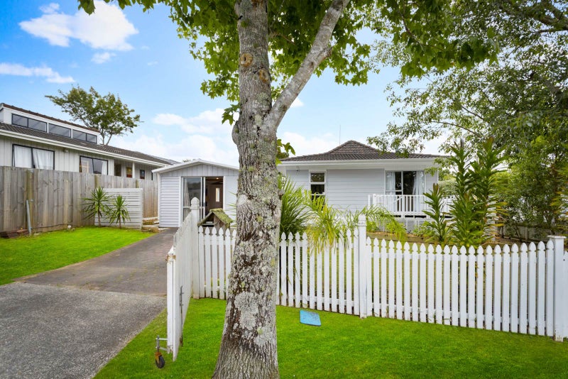 70 Lynn Road, Bayview, Auckland - Carousel 2