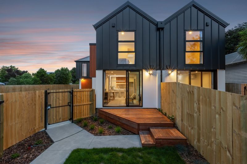 2/31 Cleveland Street, Edgeware, Christchurch - Carousel 1