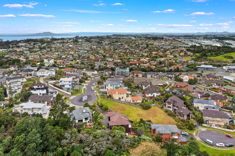 46 Ballymore Drive, Pinehill, Auckland - Carousel 37