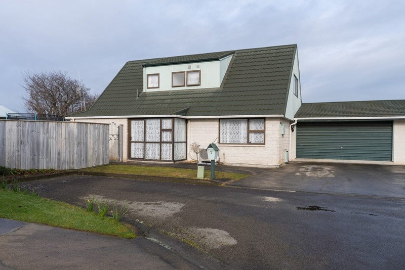 5 Charisma Court, Kelvin Grove, Palmerston North - Carousel 1