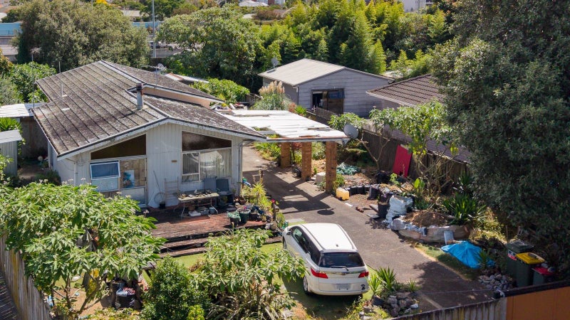 34 Challen Close, Conifer Grove, Takanini - Carousel 1