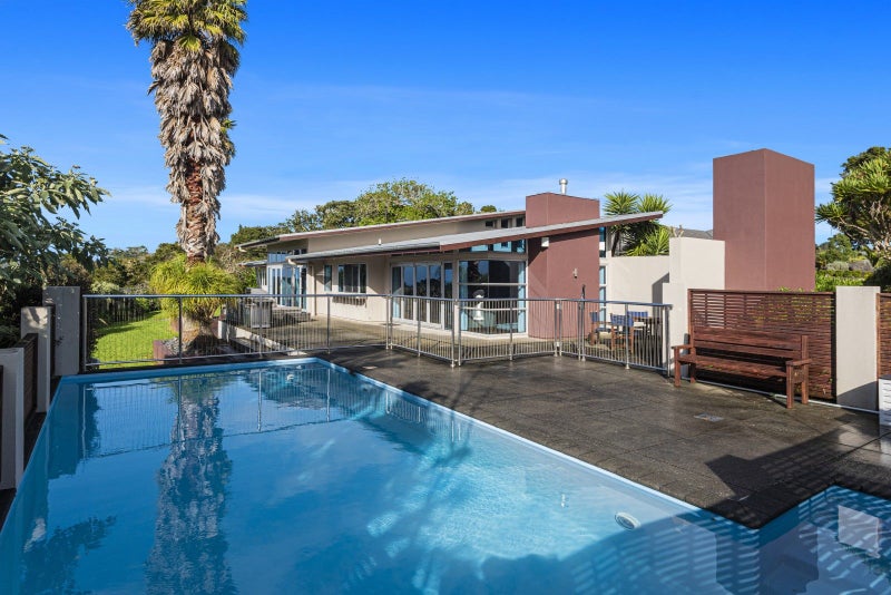 15 Brookfield Lane, Kamo, Whangarei - Carousel 1