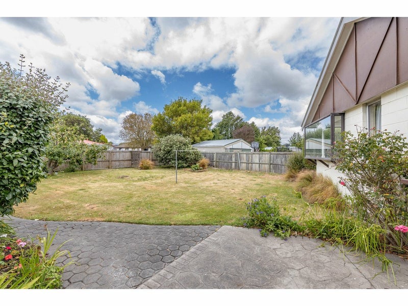 66 Oakley Crescent, Hornby, Christchurch - Carousel 2