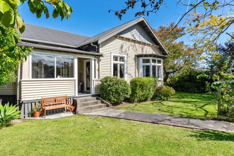 91 Iranui Road, Inner Kaiti, Gisborne - Carousel 1