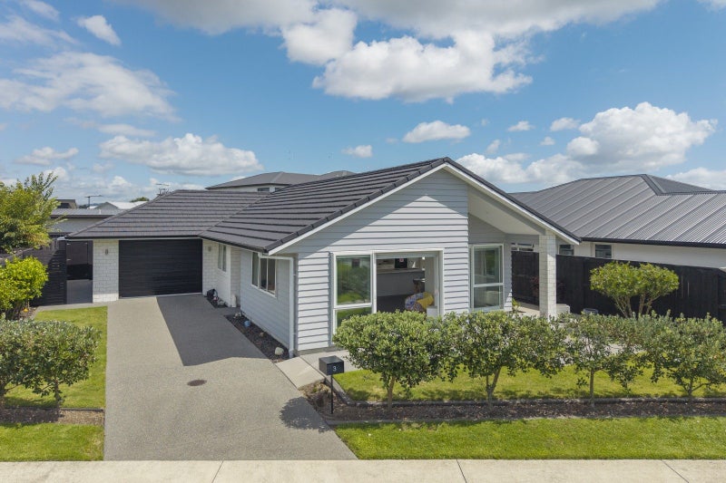 3 Hanlow Place, Pyes Pa, Tauranga - Carousel 1