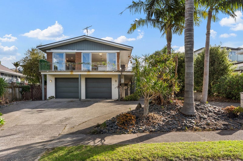 16 McCrystal Avenue, Bucklands Beach, Auckland - Carousel 1