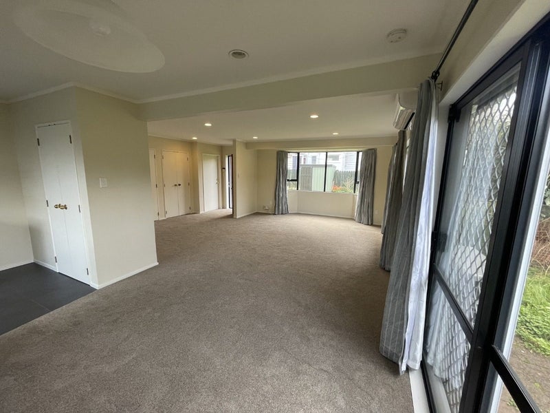 2/28 Beckenham Avenue, Royal Oak, Auckland - Carousel 1