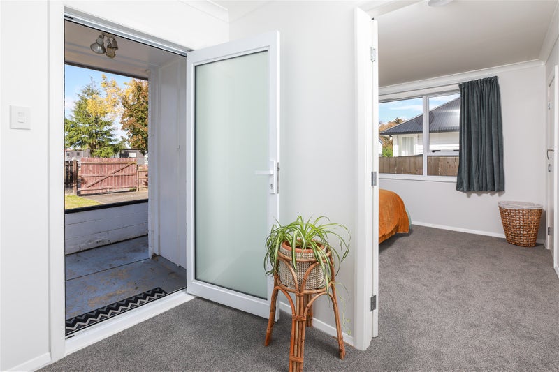 49 Montgomery Crescent, Bader, Hamilton - Carousel 2