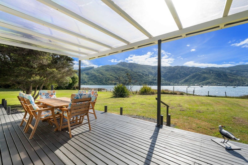 1755 Queen Charlotte Drive, Picton - Carousel 1