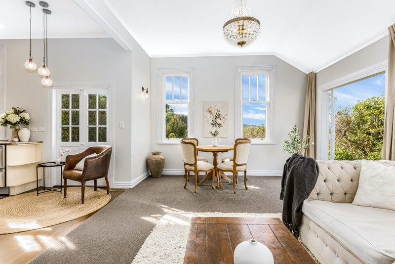 2 Castlemaine Close, Karori, Wellington - Carousel 2