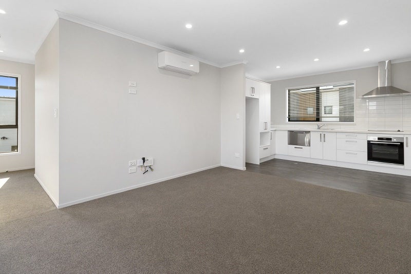 6/88 Carrington Avenue, Silverdale, Hamilton - Carousel 2