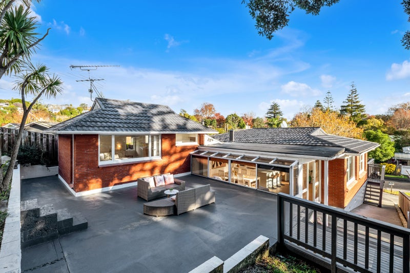 21 Liston Crescent, Cockle Bay, Auckland - Carousel 1