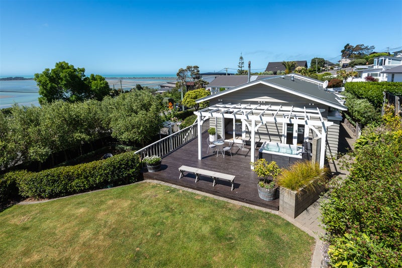 52 St Andrews Hill Road, Mount Pleasant, Christchurch - Carousel 2