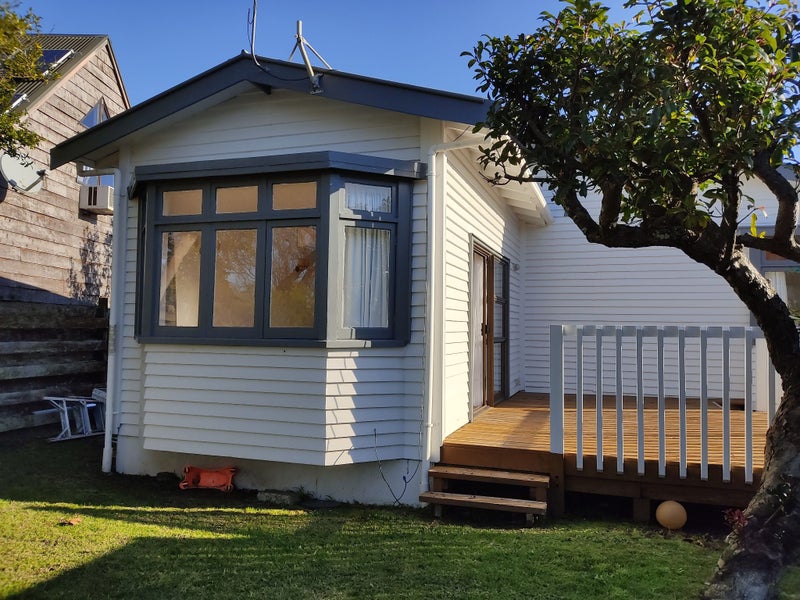 61 Commodore Drive, Lynfield, Auckland - Carousel 1