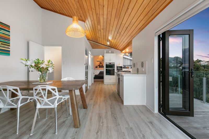 10 Seahorse Place, Beach Haven, Auckland - Carousel 2