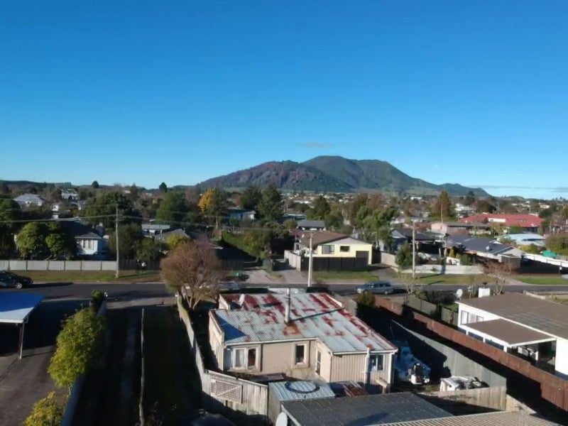 1/14 Pīhanga Street, Taupo, Taupō - Carousel 1