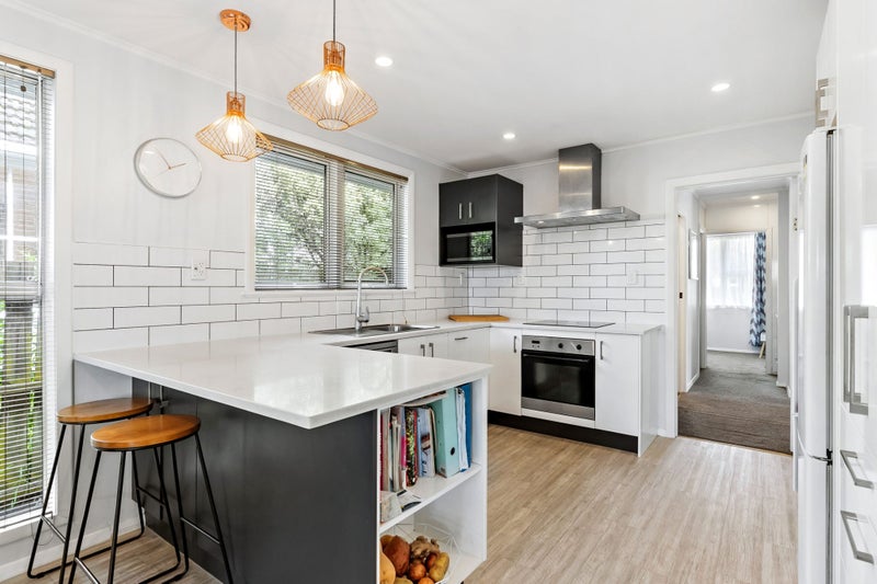 4 Hayman Place, Beach Haven, Auckland - Carousel 2