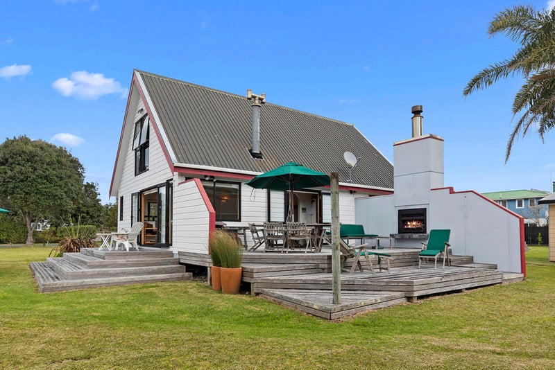 5 Galbraith Street, Matapouri, Whangārei - Carousel 1