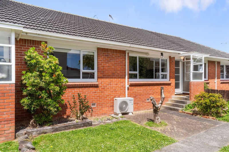 4/134 Onewa Road, Northcote, Auckland - Carousel 1