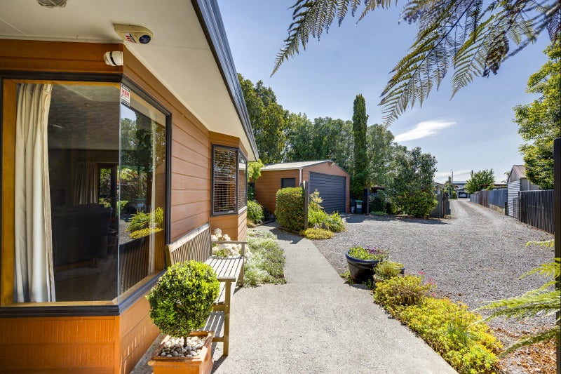 1311 Caroline Road, Mayfair, Hastings - Carousel 16